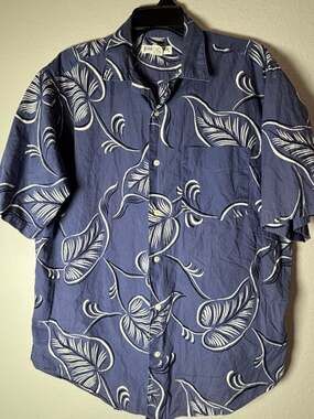 Banana Republic Caribbean Men’s  Button down  shirt Oversized Medium.